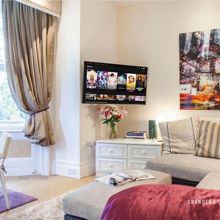 Treetop Suite By Grandeur Property บอร์นมัธ ภายนอก รูปภาพ
