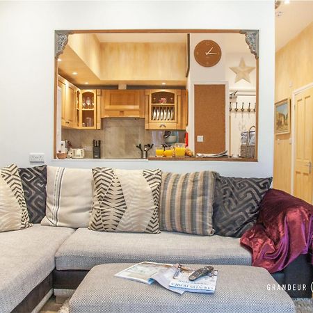 Treetop Suite By Grandeur Property บอร์นมัธ ภายนอก รูปภาพ