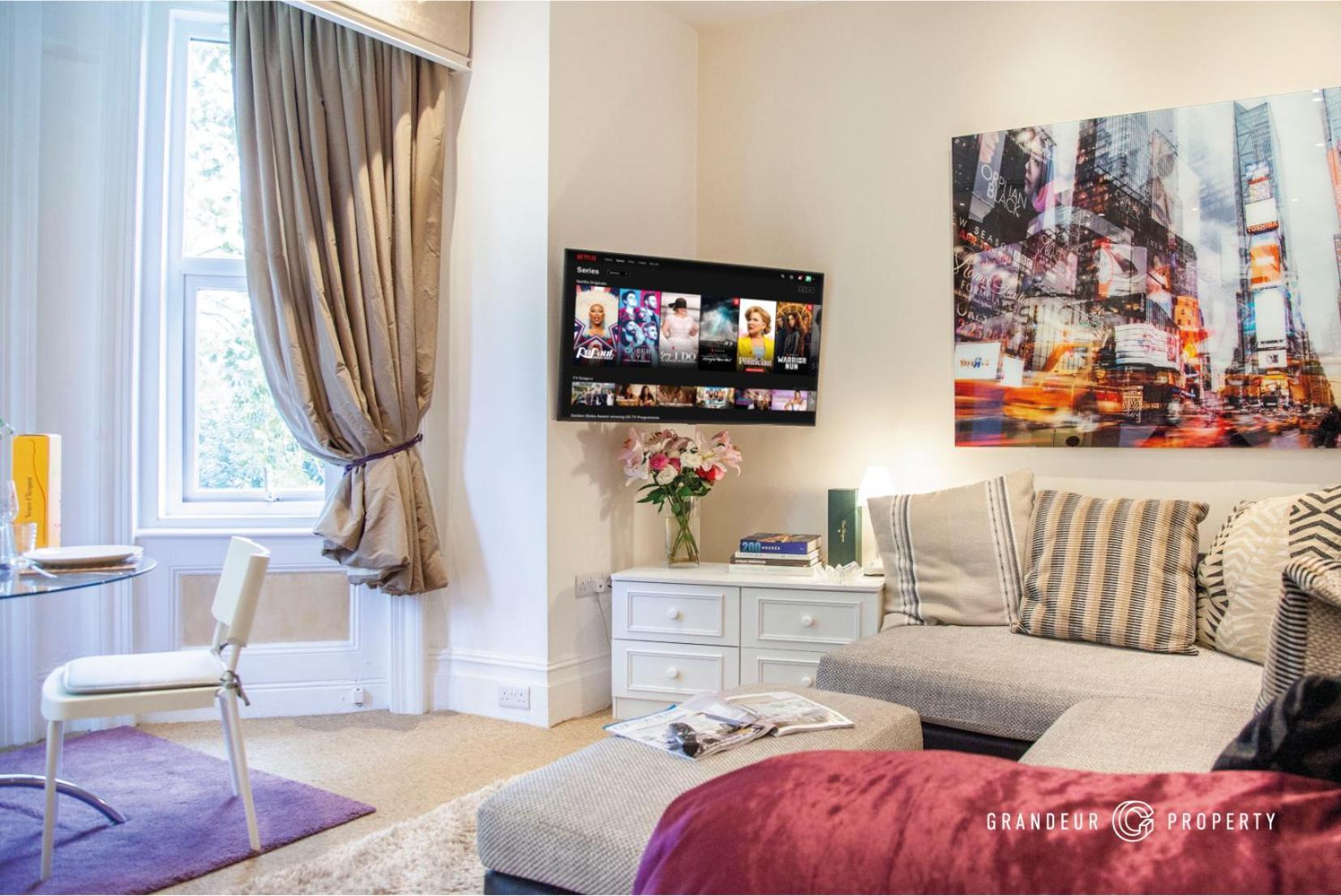 Treetop Suite By Grandeur Property บอร์นมัธ ภายนอก รูปภาพ