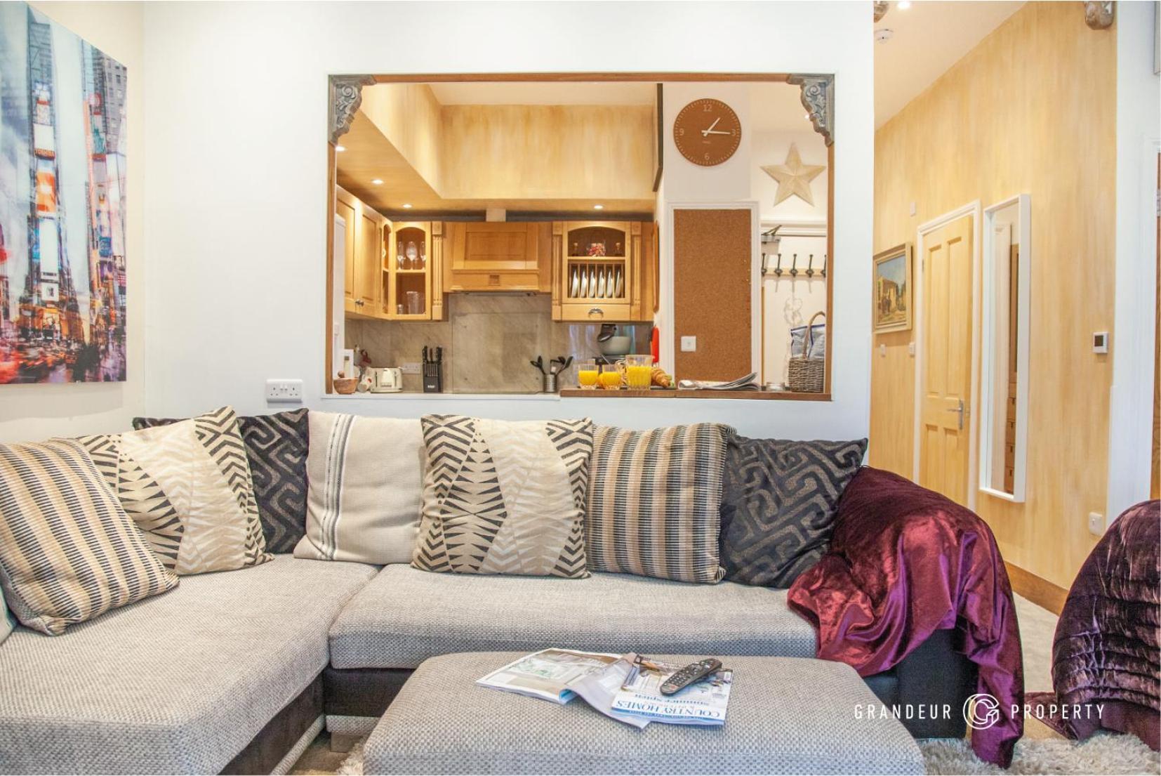 Treetop Suite By Grandeur Property บอร์นมัธ ภายนอก รูปภาพ