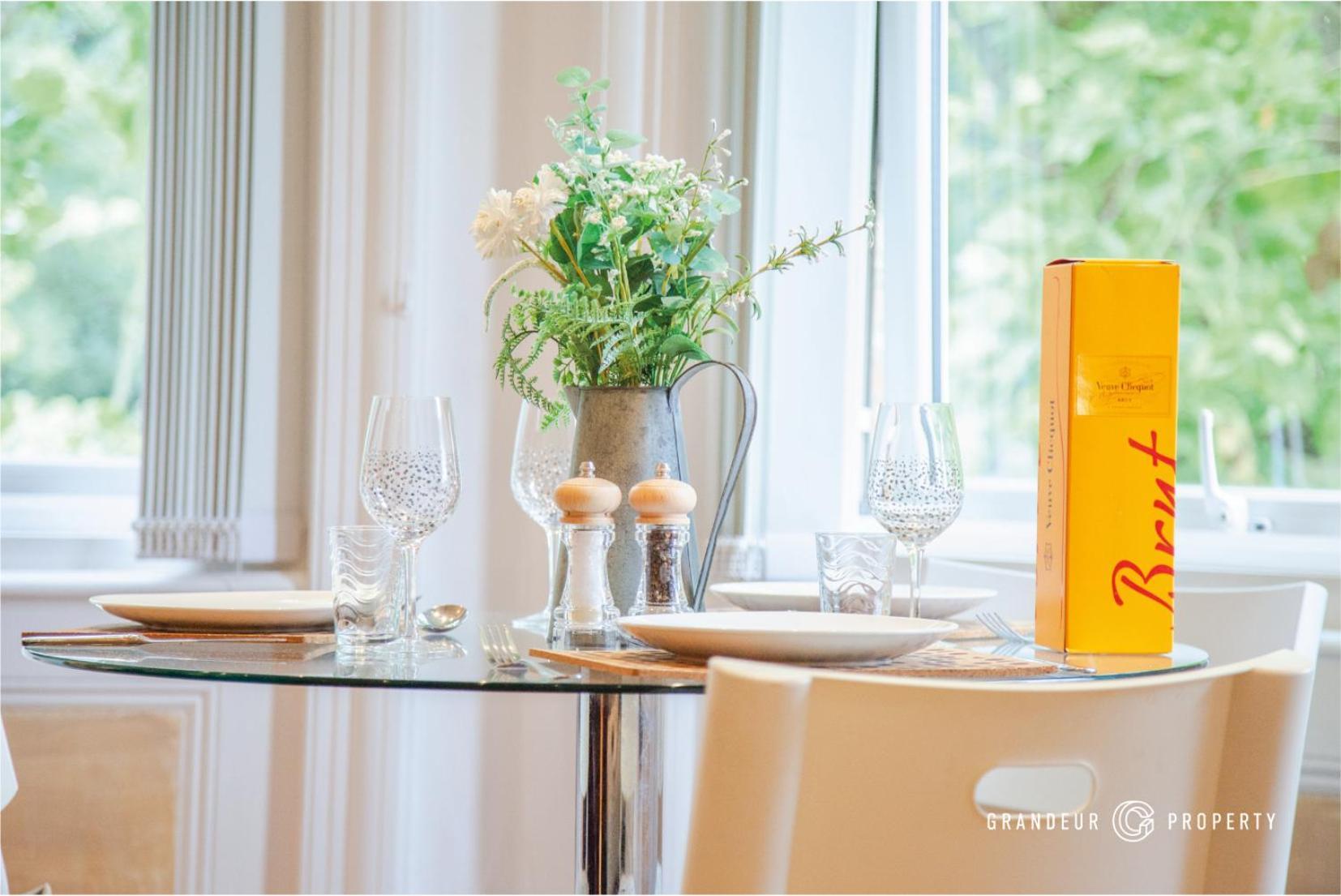 Treetop Suite By Grandeur Property บอร์นมัธ ภายนอก รูปภาพ
