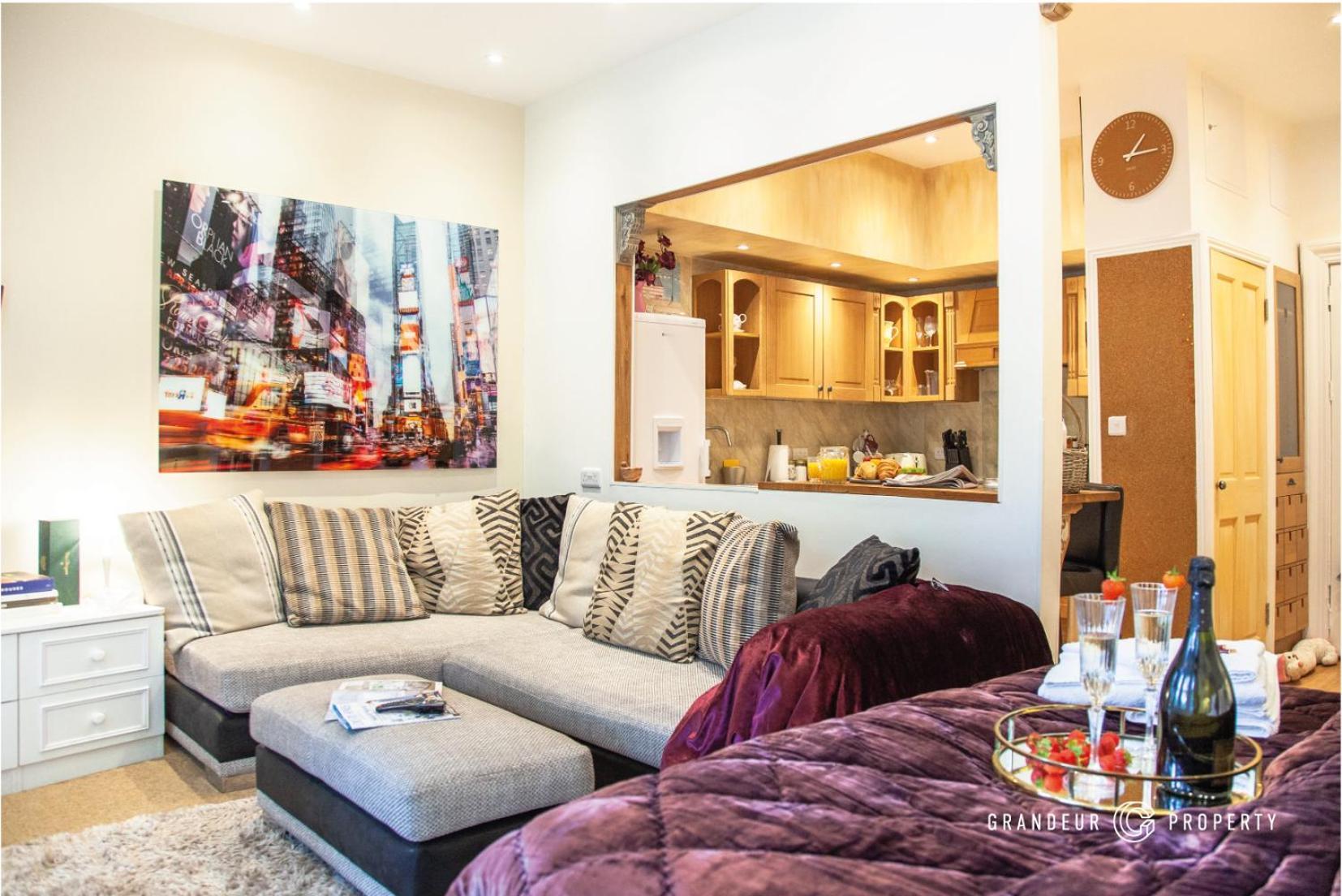 Treetop Suite By Grandeur Property บอร์นมัธ ภายนอก รูปภาพ
