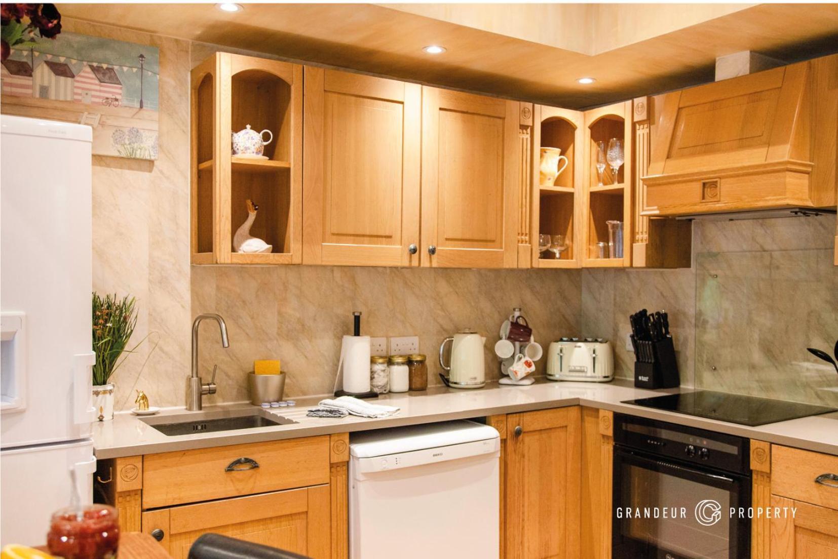 Treetop Suite By Grandeur Property บอร์นมัธ ภายนอก รูปภาพ